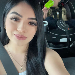 Meet your Posher, Desiree